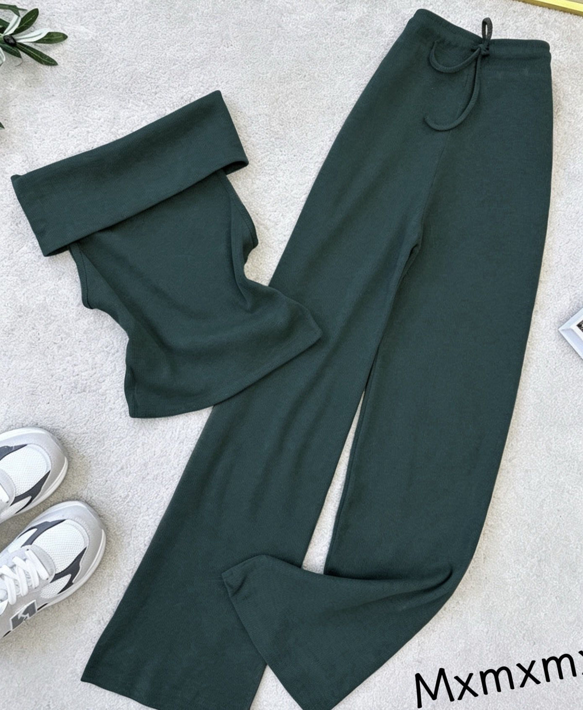 Ženski zeleni komplet pantalone i top rebrasti pamuk moderan outfit