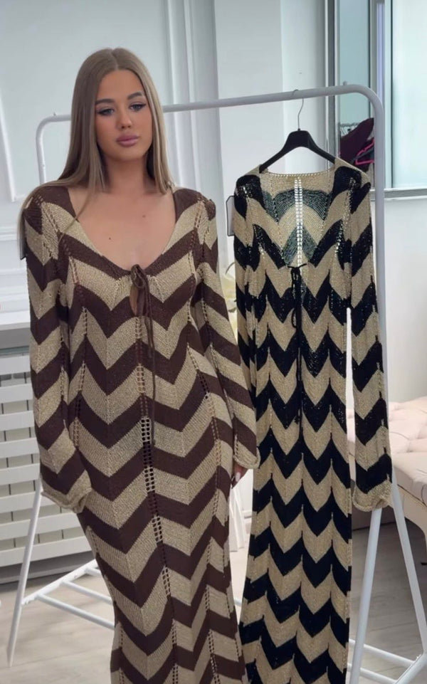 Pleteni maxi kaftan u braon i bež zig-zag dezenu sa dugim rukavima i V izrezom za plažu i letnje kombinacije
