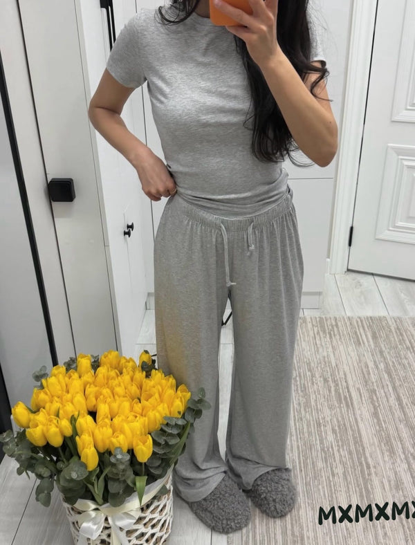 Ženski komplet od likre – sivi letnji set majica + pantalone | fresh stil
