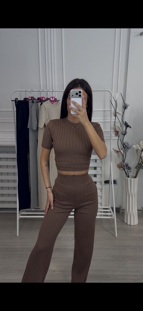 Ženski rebrasti komplet – crop top i helanke visokog struka