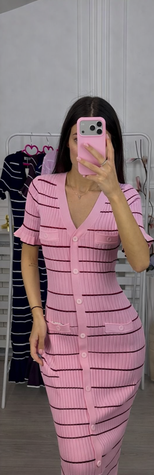 💗 Roze haljina sa prugama – нежан i trend model