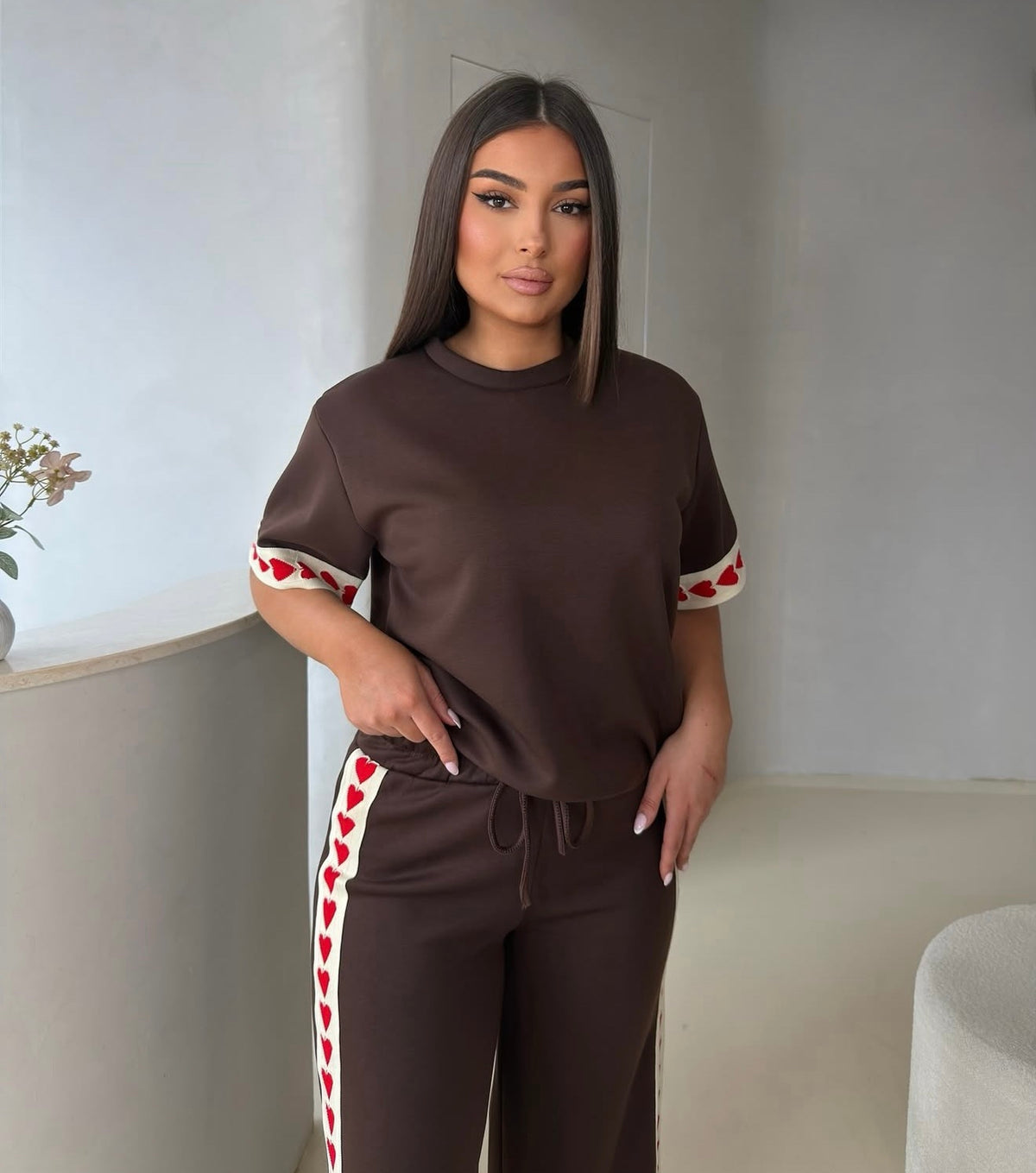 Ženski komplet sa srcima – trendy set majica + pantalone