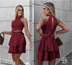 Bordo elegantni komplet sa topom bez rukava i mini suknjom sa volanima